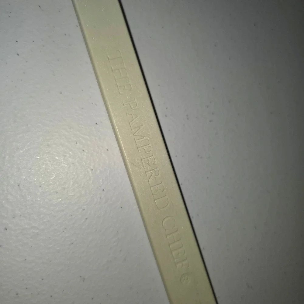 The Pampered Chef Scraper‎ Spatula Set of 4 Cream Silicone Kitchen Utensils USA